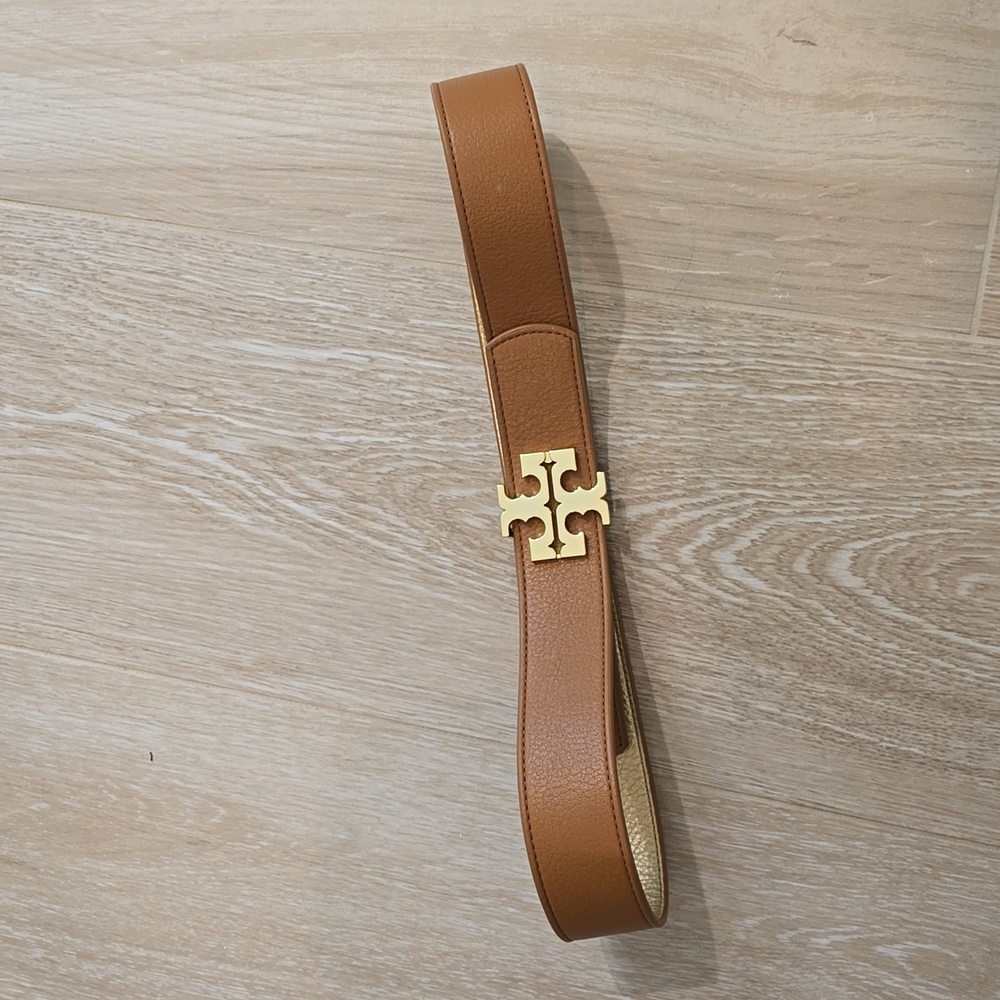 Women's Tory Burch 1.5 inch reversible Logo Belt. Brown and Gold.